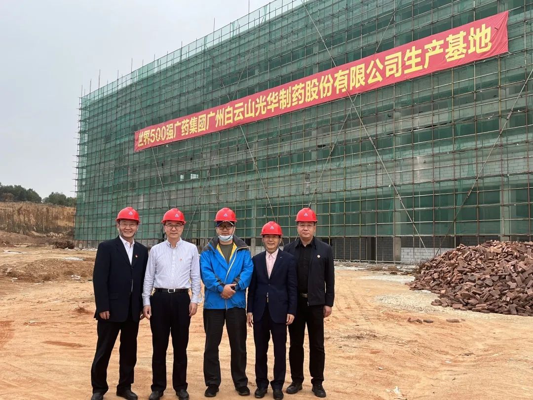 广药集团纪委书记成都一行赴j9国际集团普宁厂表车间调研